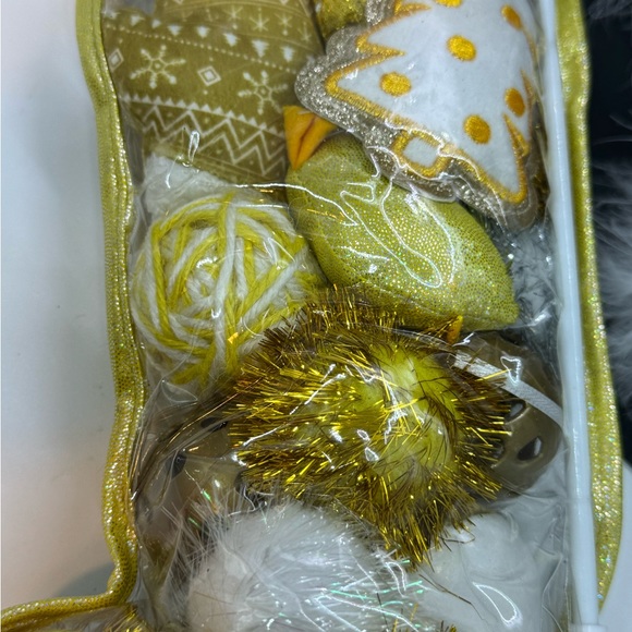 New Stocking bundle cat toys - Picture 6 of 6